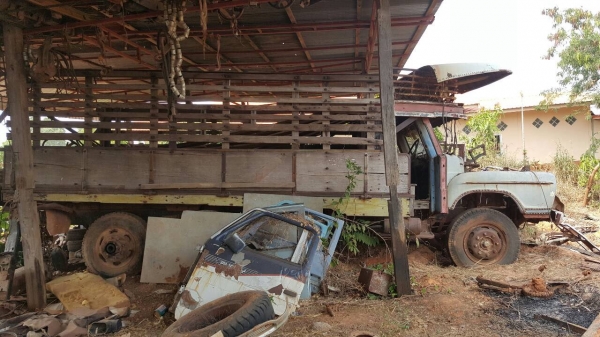 ขายตามสภาพ 10 ล้อหัวยาว เพลาเดียว ไม่มีเครื่อง ช่วงล่างใหญ่ FUSO เกียร์ HO เกียร์กลาง คัสซีสวยตลอดเส้น ทะเบียนครบพร้อมชุดโอน