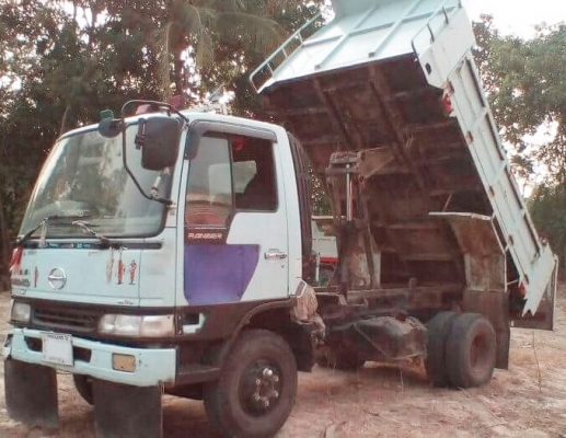 HINO FC3J 170 HP JO7C หกล้อดั๊มพ์ สมอเงิน กระบะดั๊มพ์เหล็ก 5 ตันความยาว 3.60 เมตรสภาพดีพร้อมบรรทุกทำงานหนักได้เลยครับ เครื่องยนต์แรงดีไม่มีเยิ้ม ภายในห้องเก๋งสะอาด แอร์เย็น พวงมาลัยเพาเวอร์ ระบบเบรคทริ๊ปฟี้ครบครัน ช่วงล่างใหญ่แน่นดีคัชซีสวยไม่มีบวม ยาง 8.