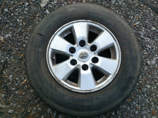 ขายแม็ก TOYOTA VIGO 6รูขอบ15 จำนวน 1 เส้น