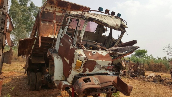 ขายตามสภาพ 10 ล้อ 2 เพลาดั้ม HINO KT725 ไม่มีทะเบียน ไม่มีเกียร์ และคานหน้า คัสซีสวยตลอดเส้น ราคาต่อรองได้ครับ