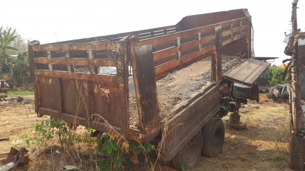 ขายตามสภาพ 10 ล้อ 2 เพลาดั้ม HINO KT725 ไม่มีทะเบียน ไม่มีเกียร์ และคานหน้า คัสซีสวยตลอดเส้น ราคาต่อรองได้ครับ