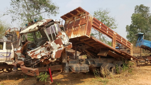 ขายตามสภาพ 10 ล้อ 2 เพลาดั้ม HINO KT725 ไม่มีทะเบียน ไม่มีเกียร์ และคานหน้า คัสซีสวยตลอดเส้น ราคาต่อรองได้ครับ