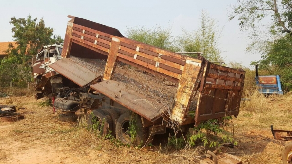 ขายตามสภาพ 10 ล้อ 2 เพลาดั้ม HINO KT725 ไม่มีทะเบียน ไม่มีเกียร์ และคานหน้า คัสซีสวยตลอดเส้น ราคาต่อรองได้ครับ