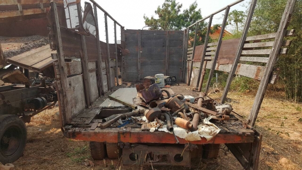 ขายตามสภาพ 10 ล้อ เพลาเดียว HINO KT925 ไม่มีทะเบียน ไม่มีเครื่อง+เกียร+คานหน้า ราคาต่อรองได้ครับ