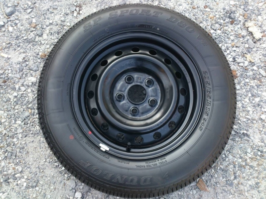 ขายยางอะไหล่พร้อมกะทะ TOYOTA INOVA5รูขอบ15 ยางDUNLOP205/65R15 ปี13 ใหม่ๆจำนวน 1 เส้น