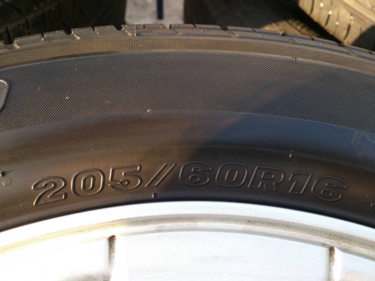 ขายแม็ก เชฟโรเลต ครูช 5รูขอบ16 พร้อมยางMAXXIS 205/60R16 ยางปี12 สวยๆ จำนวน 1 ชุด