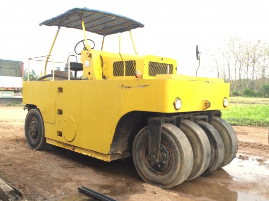 ขายรถบด ล้อยาง 9 ล้อ