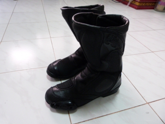 ขายรองเท้าบู๊ท จากอิตาลี่ สำหรับขี่มอเตอร์ไซค์ STYLMARTIN