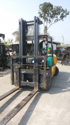 ขายรถ komatsu ขนาด 5 ตัน รุ่น7 ดีเซล  เกียร์ ออโต้ เดินหน้า2เกียร์