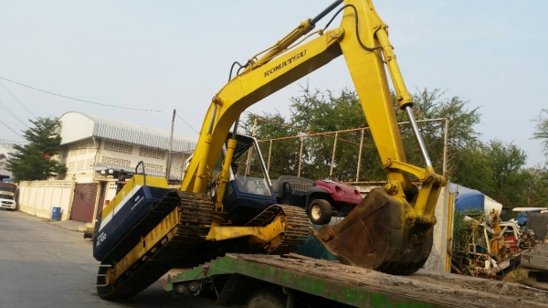 tractor-backhoe ได้จัดส่งรถขุดแบคโฮ KOMATSU PC 100-3 ไปลพบุรี เรียบร้อยแล้วครับ ขอบคุณมากๆครับ