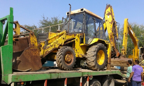 tractor-backhoe ได้จัดส่งรถJCB หน้าตักหลังหลังขุดไปชลบุรี ศรีราชา เรียบร้อยแล้วครับ ขอบคุณลูกค้ามากๆครับ
