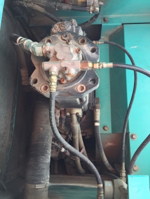 มาถึงใหม่แล้วรถขุด KOBELCO SK200-6ES  YN10-4xxxx