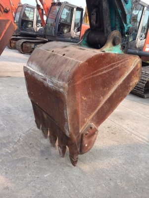 มาถึงใหม่แล้วรถขุด KOBELCO SK200-6ES  YN10-4xxxx