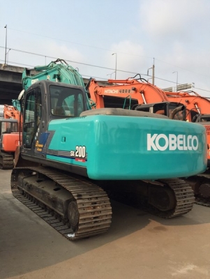 มาถึงใหม่แล้วรถขุด KOBELCO SK200-6ES  YN10-4xxxx