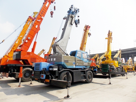 สำหรับคนที่หาเครน 4 ล้อ 16 ตัน