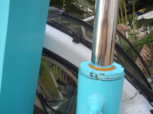 ขายรถแบคโฮเก่าญี่ปุ่น sk 60 สนใจโทร 092-3309229 อี๊ด