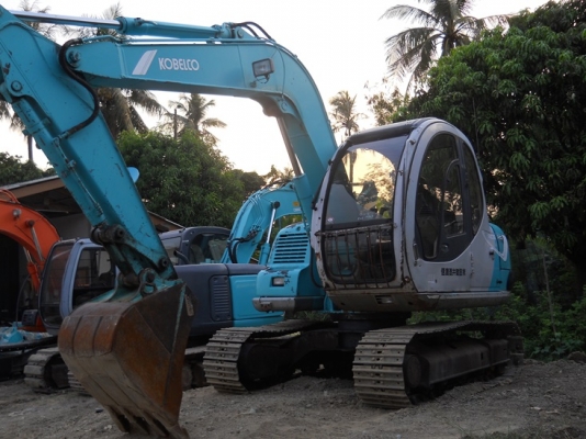 ขายรถแบคโฮเก่าญี่ปุ่น sk 60 สนใจโทร 092-3309229 อี๊ด