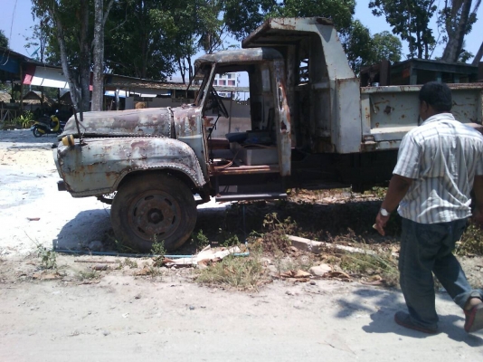 6ล้อหน้ายาวดั้ม..เครื่อง165แรง 6BD1..เฟืองท้ายฟูโซ่ พวงมาลัยพาวเวอร์