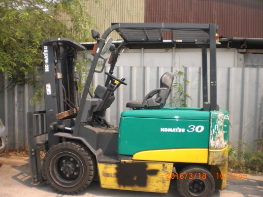 ขายไฟฟ้า komatsu นั่งขับขนาด 3.0 ตัน 4.5เมตร งาสไลด์