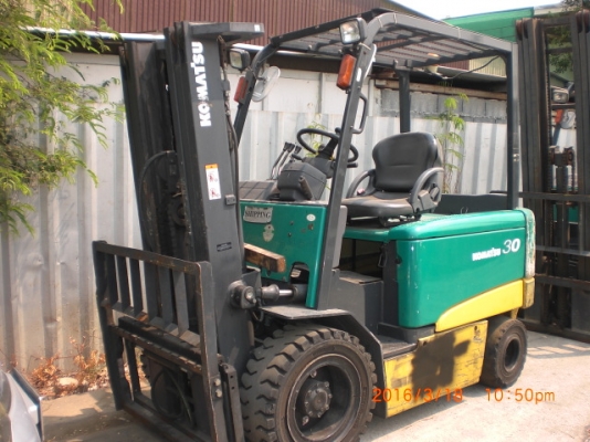ขายไฟฟ้า komatsu นั่งขับขนาด 3.0 ตัน 4.5เมตร งาสไลด์