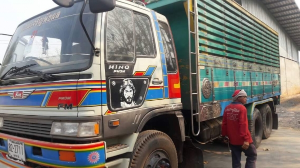 ขายรถ10ล้อ 2เพลา ดั้มเกษตร FM3M รถสวยสภาพดี พ.เพาเวอร์ เบรกทิฟฟี่ ภายในสวย แอร์เย็น ยางดี พร้อมใช้งาน เอกสารพร้อมโอน ราคา950,000 สนใจโทร 090-8588220คุณนะ 093-3258446คุณบิว หรือเข้าดูสินค้าอื่นๆได้ที่ www.truck.in.th/498 หรือเพจFacebook ณรงค์ ซื้อขายรถมือส