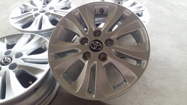 ขายล้อแม็กป้ายแดง revo 16" สนใจติดต่อ ตาเล็ก ล้อและยาง 081-3747940 ขายล้อแม็กป้ายแดง revo 16" สนใจติดต่อ ตาเล็ก ล้อและยาง 081-3747940