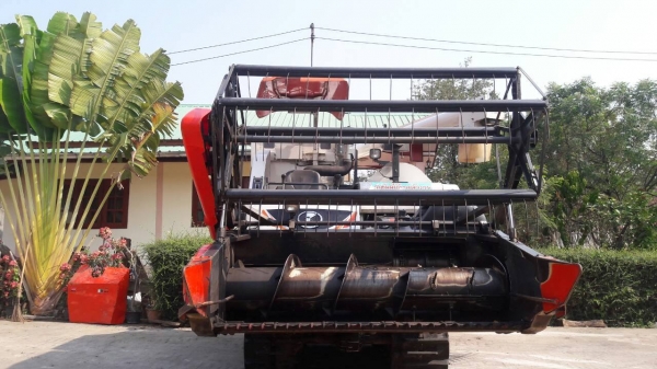 ราคาเคาะเดียวจบครับ  525,000 บาท  รถพร้อมใช้งาน แทรกใหม่สองข้าง  โซ้คอใหม่  คอไม่ปุ  ตู้เงียบ  ตัวเดินดีมากครับ