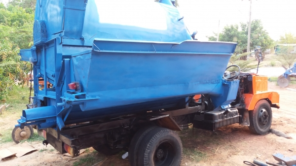 รถนวดข้าว หกล้อ เครื่องฮิโน่6สูบ ตู้นวดไทยเส็ง 7ฟุต