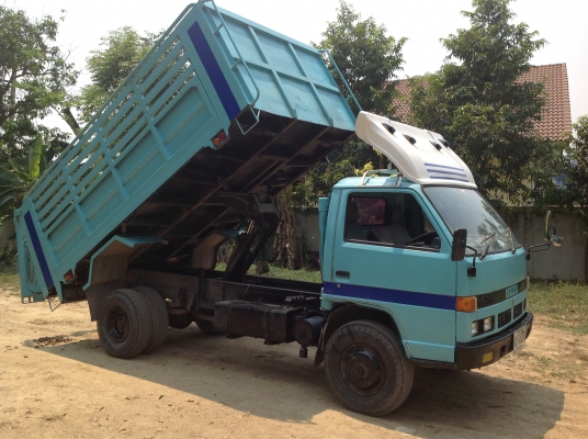 ขาย 6 ล้อดั้ม NPR-135 ขาย 6 ล้อดั้ม NPR-135