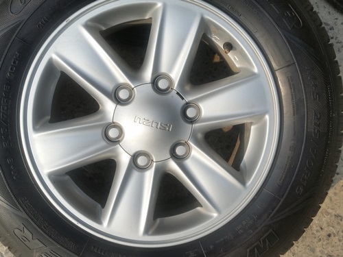 ขายล้อISUZU All 16 ยาง215/70/16 ปี 14  4 ล้อ