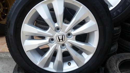 ขายล้อHONDA CITYขอบ15 ยางปี 3713 4 ล้อ ขายล้อHONDA CITYขอบ15 ยางปี 3713 4 ล้อ