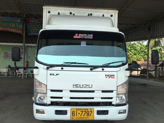 ขายISUZU 6ล้อ NQR 175  EURO 3 รุ่นหน้าตึกเครื่อง 175 เเรง เครื่องคอมมอลเรล ตู้เเห้งเปิดได้3บานจดทะเบียนปี 2557 (2014) ยาว5,6เมตร สภาพสวยใครต้องการไม่ผิดหวังราคา970,000บาทจัดไฟเเนนได้ดูรถได้ที่เต็นท์รถ JJ.AUTOCAR 2 หลังวัดจันทรารามติดถนนเพชรเกษมก.ม.ที่68.5