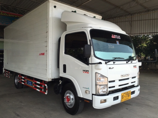 ขายISUZU 6ล้อ NQR 175  EURO 3 รุ่นหน้าตึกเครื่อง 175 เเรง เครื่องคอมมอลเรล ตู้เเห้งเปิดได้3บานจดทะเบียนปี 2557 (2014) ยาว5,6เมตร สภาพสวยใครต้องการไม่ผิดหวังราคา970,000บาทจัดไฟเเนนได้ดูรถได้ที่เต็นท์รถ JJ.AUTOCAR 2 หลังวัดจันทรารามติดถนนเพชรเกษมก.ม.ที่68.5