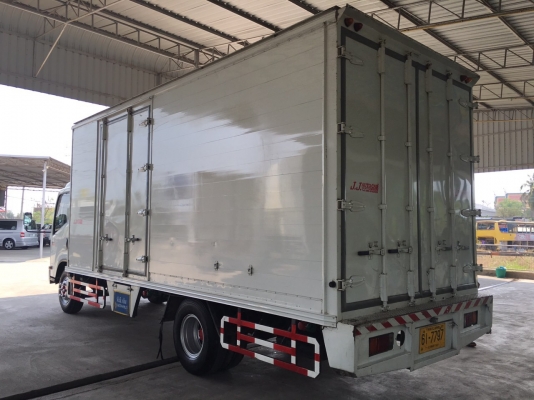 ขายISUZU 6ล้อ NQR 175  EURO 3 รุ่นหน้าตึกเครื่อง 175 เเรง เครื่องคอมมอลเรล ตู้เเห้งเปิดได้3บานจดทะเบียนปี 2557 (2014) ยาว5,6เมตร สภาพสวยใครต้องการไม่ผิดหวังราคา970,000บาทจัดไฟเเนนได้ดูรถได้ที่เต็นท์รถ JJ.AUTOCAR 2 หลังวัดจันทรารามติดถนนเพชรเกษมก.ม.ที่68.5