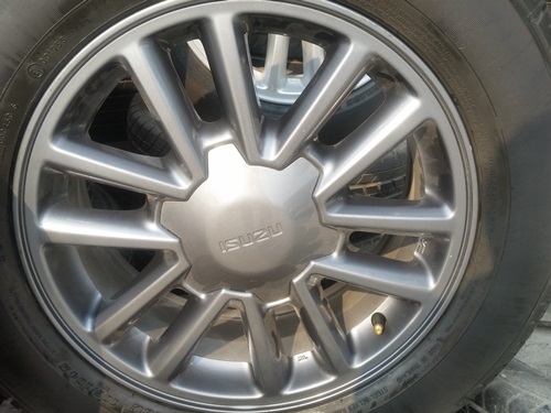 ขายล้อISUZU X-SERIES 16(สีกัล) ยาง215/65/17ปี14  4 ล้อ