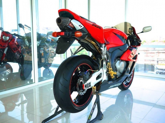 ขาย Honda Cbr1000 2005 พร้อมทะเบียนแท้โอนขนส่ง รถสวยมากๆเจ้าของเก่าดูแลอย่างดี