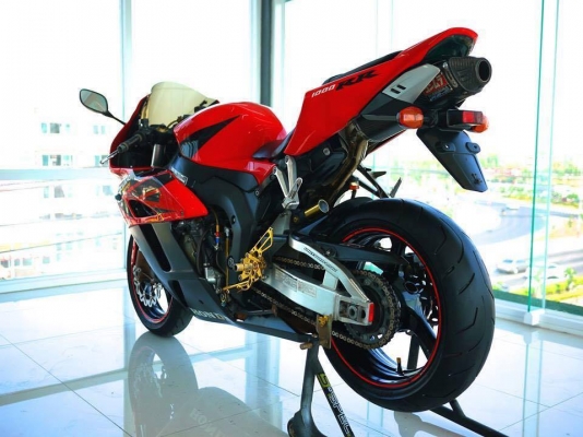 ขาย Honda Cbr1000 2005 พร้อมทะเบียนแท้โอนขนส่ง รถสวยมากๆเจ้าของเก่าดูแลอย่างดี