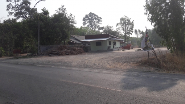 ลานมันพร้อมบ้าน สนใจติดต่อ  โทร088-4811062