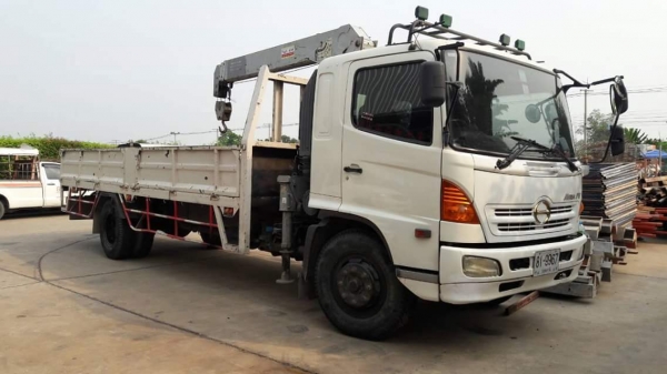 ขายรถ6ล้อ MEGA ปี47 เครื่อง212แรง เครน3ตัน 3ปลอก ท้องวี ยาว7.20เมตร รถสวยพร้อมใช้งาน เอกสารพร้อมโอน สนใจโทร 090-8588220คุณนะ 093-3258446คุณบิว หรือเข้าดูสินค้าอื่นๆได้ที่ www.truck.in.th/498 หรือเพจFacebook ณรงค์ ซื้อขายรถมือสอง (เว็บไซต์ส่วนตัว) หรือFace