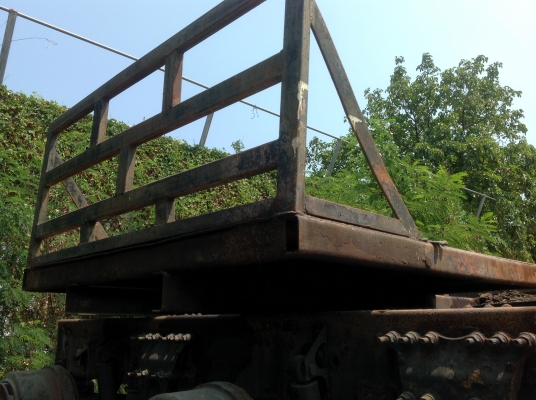 พื้นกะบะเหล็กใส่6ล้อกลาง