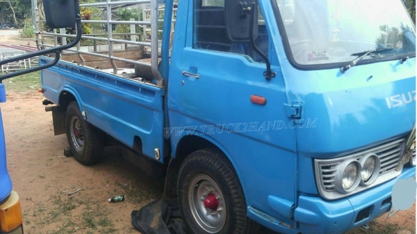 รถบรรทุก 4 ล้อ ISUZU 74 แรงม้า ปีจดทะเบียน 2524 รถบรรทุก 4 ล้อ ISUZU 74 แรงม้า ปีจดทะเบียน 2524