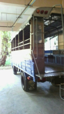 รถสองแถว 6 ล้อ ISUZU NKR ปีจดทะเบียน 2547 130 แรงม้า มีเทอโบ รถสองแถว 6 ล้อ ISUZU NKR ปีจดทะเบียน 2547 130 แรงม้า มีเทอโบ