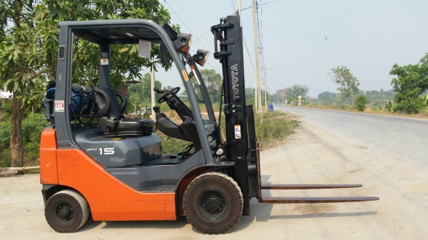 ขายด่วนรถยก TOYOTA 8FGตันใหม่ล่าสูดยก1.5ตันเสาสูง3เมตรงาสไลยร์ได้ยางตัน4เส้นรถนอกยังไม่เคยใช้งานในเมืองไทยเลย=รุ่นใหม่ขายถูกๆๆ