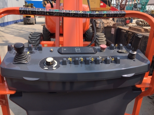 รถกระเช้า บูมลิฟต์ JLG 600AJ (USA) สูง 18.5 เมตร โทร. 080-6565422 (หนิง)