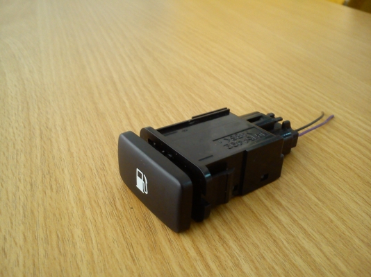 สวิตช์เปิดฝาถังน้ำมัน TOYOTA