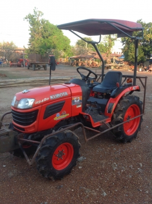 แทรกเตอร์คูโบต้า 24 แรงโฟวิล สำหลับเข้าร่องอ้อยสภาพสวยๆเดิมๆพร้อมใช้งาน