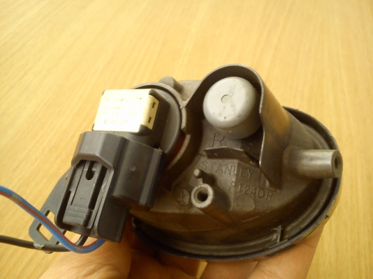 ไฟตัดหมอก HONDA Stream แท้ ข้างขวา