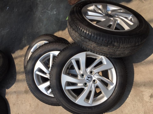 ขายล้อแม็กJAZZ ขอบ15 4 ล้อ ราคา 8,800 บาท