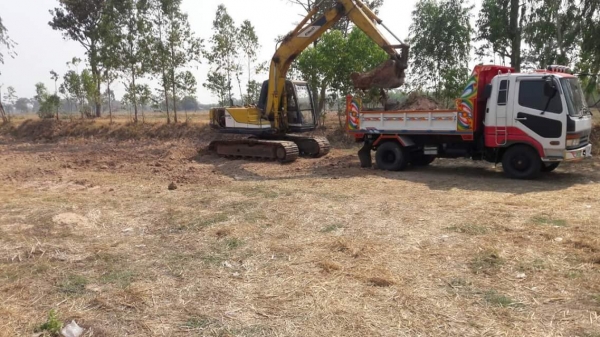 ขายรถแบคโค SK100-3 เครื่องดี ทำงานเร็ว สภาพพร้อมใช้งาน สนใจโทร 090-8588220คุณนะ 093-3258446คุณบิว หรือเข้าดูสินค้าอื่นๆได้ที่ www.truck.in.th/498 หรือเพจFacebook ณรงค์ ซื้อขายรถมือสอง (เว็บไซต์ส่วนตัว) หรือFacebook คุณนะ รถบรรทุก