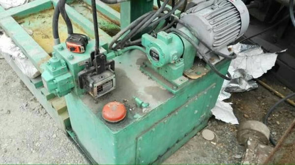 Sale>> แท่นอัดไฮดรอลิค มีชุดส่งกำลังและคอนโทรลไฮดรอลิคมือโยก สั่งประกอบใหม่ พร้อมใช้งานครับ!!